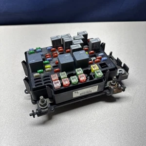 2003-06 Chevy Silverado Suburban Tahoe Fuse Box Relay 1520192801 Module - Picture 1 of 9