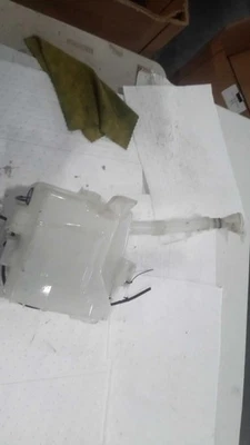 Used Washer Fluid Reservoir fits: 2018 Mitsubishi Outlander sport  Grade A Foto 1 de 4