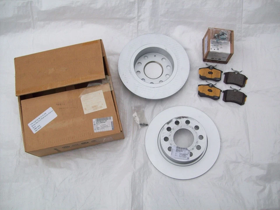 VW Golf 1K 5K 51 52 5M Brake Disc Eco With Brake Pad Set Genuine Rear 2006-2016 - Image 1 of 4
