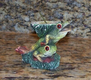 Stone Critters Two Frogs & Sundial Tree Stump Figurine, One Frog Leaping, SC-771 - Picture 1 of 5