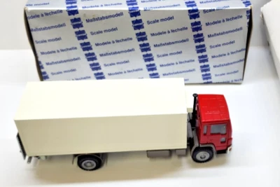 Conrad No. 4589  Volvo F-16 Delivery Box Truck with Lift Gate - Image 1 of 4