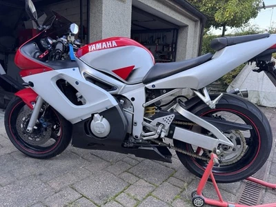 Yamaha YZF-R6 - Bild 1 von 4