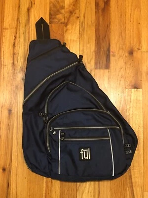 Bolso de hombro FuL azul con una correa Foto 1 de 2