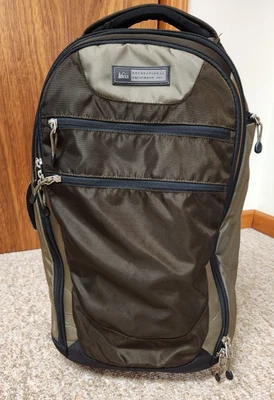 "Bolsa de mano REI equipaje con ruedas 22"" mochila convertible verde y marrón" Foto 1 de 4