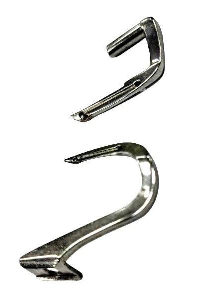 Right  Looper #42166 & Left Looper #42114 for Singer 81-2, & 81U86, 88, 90 etc. - Image 1 of 3