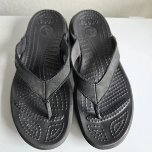 Chanclas Crocs Capri Talla 7 Negras Tanga Zapatos Playa Informal Vacaciones Vacaciones - Imagen 1 de 10