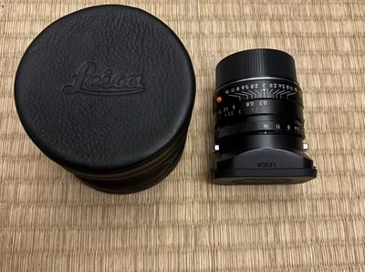 LEICA SUMMICRON-M 35mm F/2 ASPH LENS WITH  LEITZ HOOD CAPS CASE - Image 1 of 3