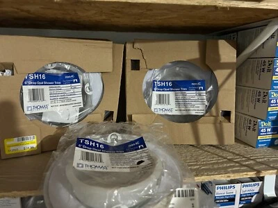 Новый лот из 3 упаковок Thomas Lighting 6 дюймов белый капельный опал утопленная отделка для душа (TSH16) - Изображение 1 из 4