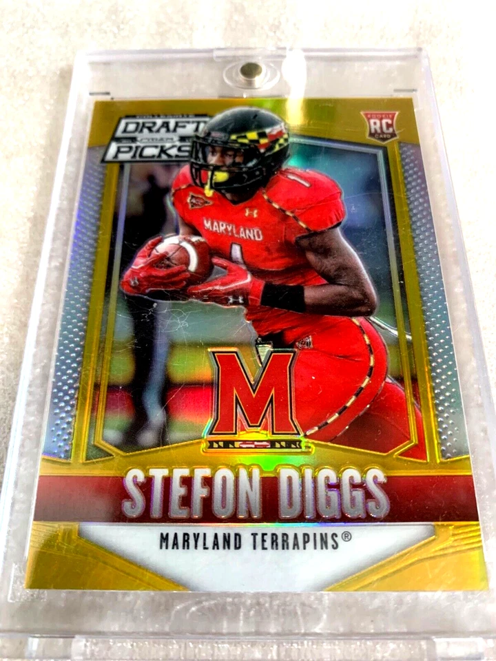 2015 STEFON DIGGS PANINI PRIZM DRAFT PICKS GOLD ROOKIE PRIZM RC # 3/10 (RARE!)🔥 - Image 1 of 4
