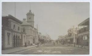1908 RP POSTCARD GRAY STREET  TOWN HALL SHOPS BUSY SCENE HAMILTON VICTORIA  N563 - Picture 1 of 2