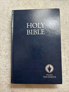 HOLY BIBLE PLACED BY THE GIDEONS NAVY BLUE HARDCOVER 2013 - Picture 1 of 13
