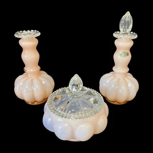Vintage Fenton Glass 1940s Rose (Pink) Vanity Dresser Set Perfumes & Powder Jar - Imagen 1 de 16