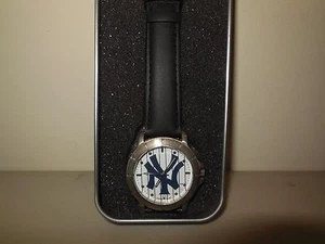 new york yankees game time watch w tin - Picture 1 of 3
