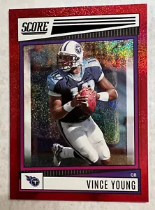 Score 2022 Vince Young Red Sparkle #d 433/499 - Foto 1 di 2