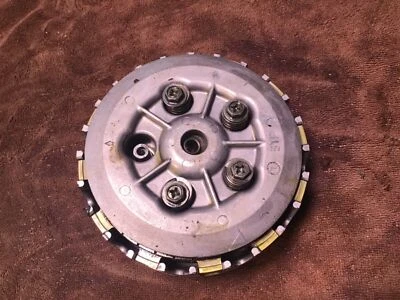 1998 Yamaha YZ400F clutch assembly  - Imagem 1 de 4