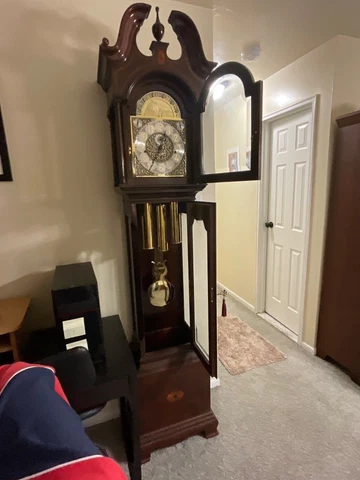 Grandfather Clock 610-648 Howard Miller Taylor Presidential Collection Cover