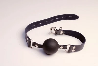 Mordaza de bola negra clásica con hebilla de bloqueo de correa de cuero negra ajustable Foto 1 de 4