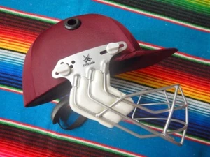 ✺New✺ STEEDEN Kids Maroon Cricket Helmet SIZE SMALL Junior - Bild 1 von 8