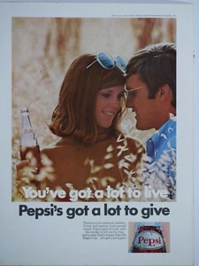 Pepsi Cola Vintage 1971 Sweethearts & Pepsi Original Print Ad 8.5 x 11" - Picture 1 of 4