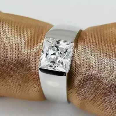 Anillo de compromiso para hombre de diamantes talla princesa de 3 quilates enchapado en oro blanco de 14 quilates Foto 1 de 3