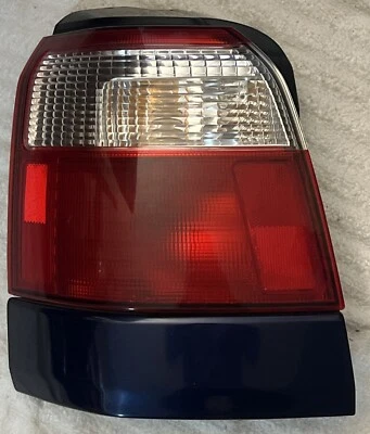 Borde azul claro trasero SUBARU Forester 2000 SF5 conductor izquierdo Foto 1 de 4