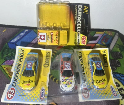 LOTE SELLADO DE 3 COCHES DIECAST CHEERIOS/CANELA TOSTADAS NASCAR Y DURACELL Foto 1 de 4