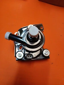 Electric Inverter Water Pump for 2004-2009 Toyota Prius 1.5L G9020-47031 - Picture 1 of 3