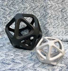 2er Set Kugel Kugeln Deko Metall Kugeln sechseckig Home Display - TOLLES GESCHENK - Bild 1 von 19