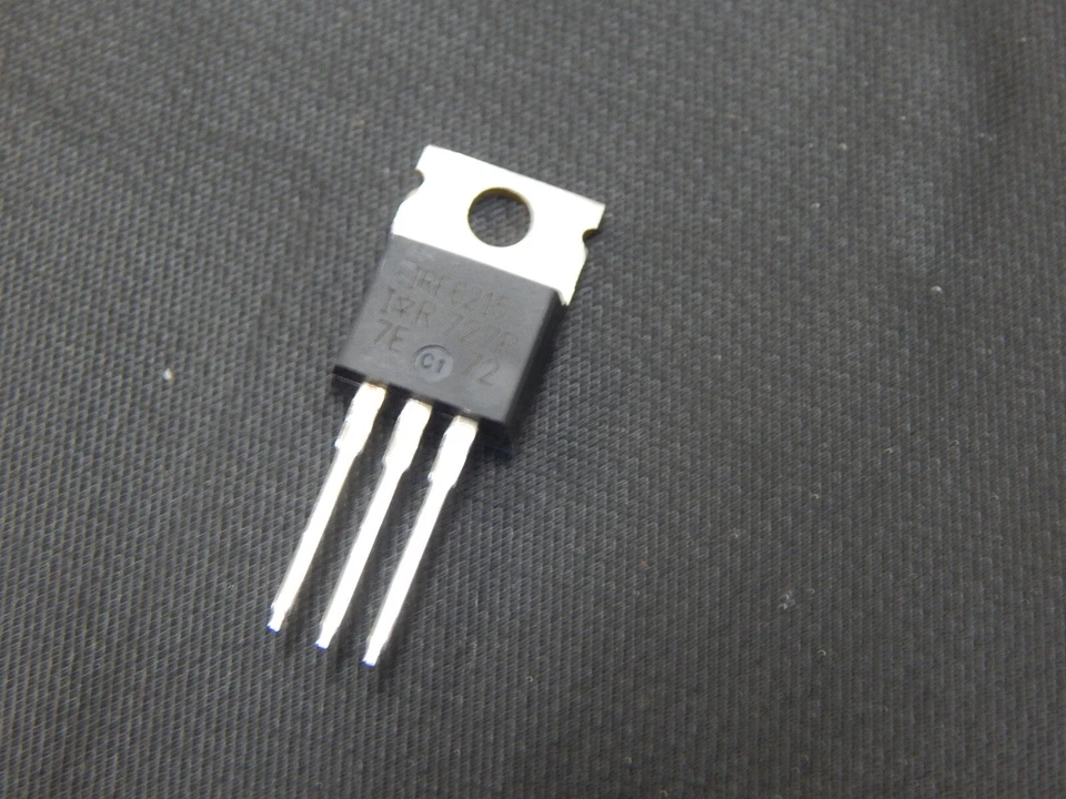 INTERNATIONAL RECTIFIER IR IRF6215PBF MOSFET P-CH 150V 13A TO-220AB - USA SELLER FAST SHIPPING