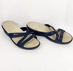 Crocs Patricia sandalo 8 cinturini zeppa blu navy scarpe impermeabili comode spiaggia - Foto 1 di 13
