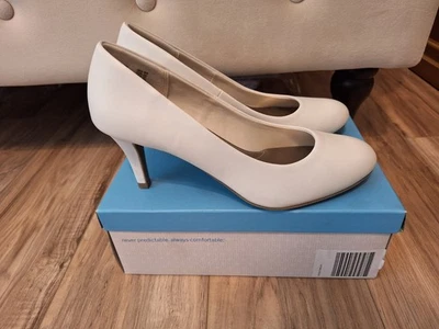 Comfort Plus Predictions Womens 3" Heels Karmen Pumps White 8W Wide Vintage Rare - Image 1 of 4