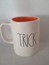 2017 NEW~RAE DUNN~HALLOWEEN MUGS~TRICK TREAT~WHITE & ORANGE LL BLACK