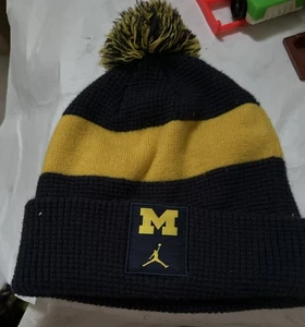 University of Michigan Wolverines Cap Winter Youth Sideline Pom Beanie Jordan - Picture 1 of 3