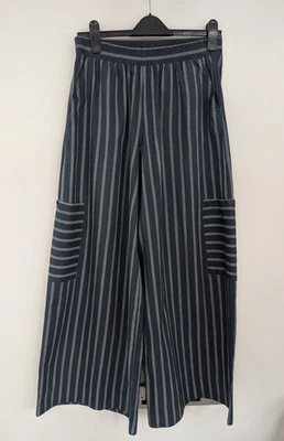 Nuevo pantalón Next azul marino a rayas súper ancho de algodón precio de venta sugerido por el fabricante 50 GBP 6-20 Foto 1 de 3
