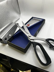 Kai 7230 Series 9-Inch Professional Stainless Steel Tailoring Scissors Mad JAP - Picture 1 of 3