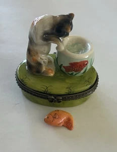 Calico Cat Fishing in Fish Bowl Trinket Box with a Fish Trinket - Picture 1 of 5