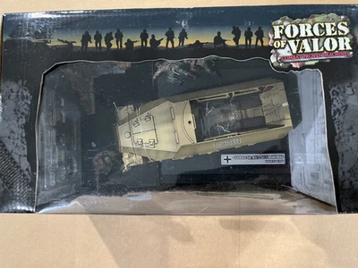 FORCES OF VALORS: German Sd.Kfz 251/1 Hanomag, 1:32, "81410" - Image 1 of 4