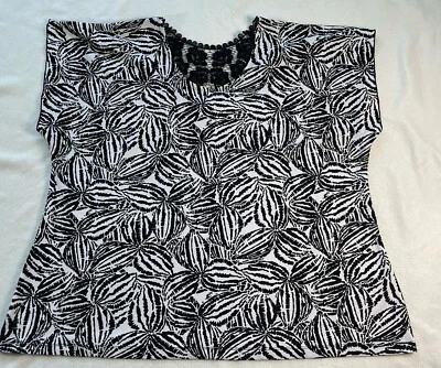 Женский топ Susie In The City с цветочным принтом размер 3X черно-белый - Изображение 1 из 4