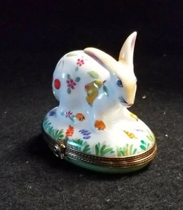 France Limoges Box Rabbit Painted Fruits and Flowers By CHAMART - Picture 1 of 7