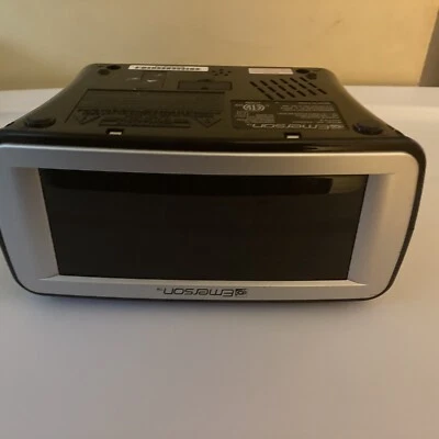 Emerson SmartSet Alarm Clock Radio with AM/FM Radio Dimmer, Sleep Timer Electric - Image 1 of 4