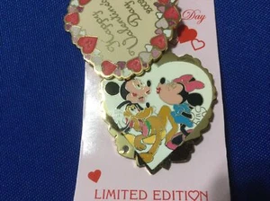Disney Pin Happy Valentine’s Day 2003 - Sweetheart Series Mickey Minnie & Pluto - Picture 1 of 4