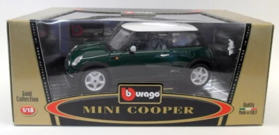 Burago 1/18 Scale Diecast 3379 Mini Cooper 2000 Green White Model Car - Image 1 of 2
