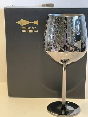 Copa de copa de vino de acero inoxidable grabada Sky Fish 17 oz. Nuevo en caja original Foto 1 de 4