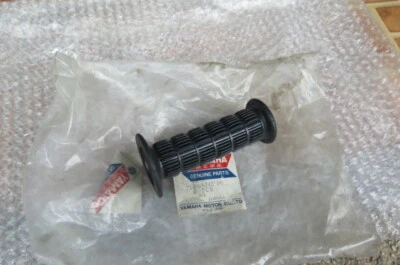 YAMAHA AT1 AT2 CT1 CT2 CT3 DT175 DT2 DT3 RT3 MANGO EMPUÑADURA DERECHA 214-26242-00 GENUINO Foto 1 de 4