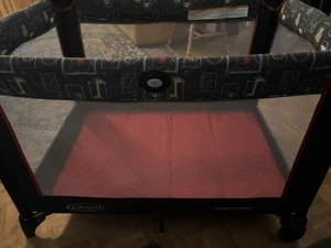 Graco Pack N Play Dome LX Playard with Baby - Picture 1 of 2