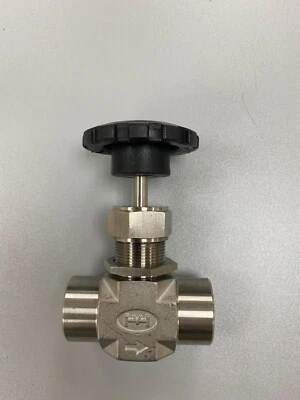 Globe Gate Valve, 5,000 PSIG, 100 Degrees F, 3/4" FNPT, 304 SS - Image 1 of 2