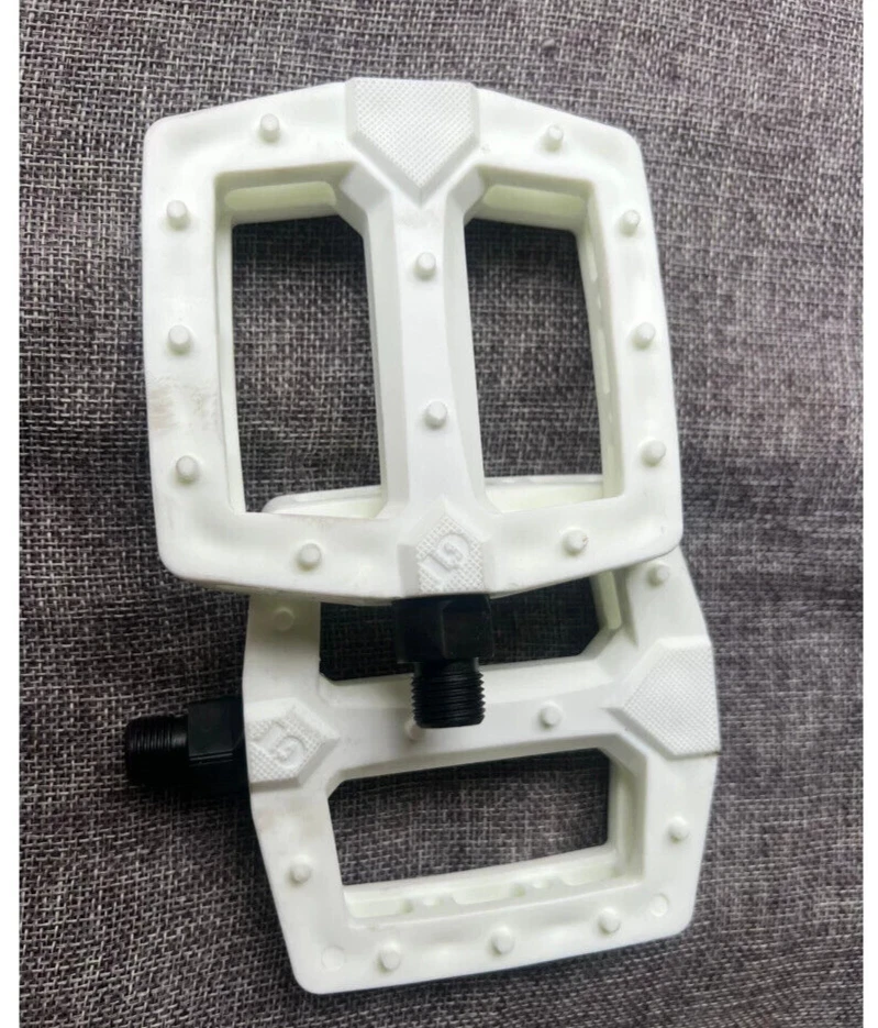 Pedal de nailon GT Bmx color blanco Foto 1 de 1