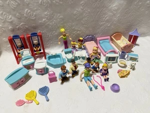 38 Teile Kleine Puppenstubenmöbel/kleine Figuren/kleine Artikel Konvolut (verschiedene Hersteller) - Bild 1 von 11