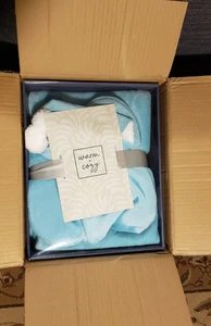 Warm & Cozy Overzised Throw & Bootie Set 11/12 X-Large Aqua - Picture 1 of 2
