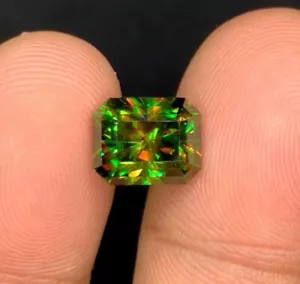 4.8 Carat Ultra Fire Rare Chrome Sphene Titanite Gemstone With Strong Trichroism - Picture 1 of 5